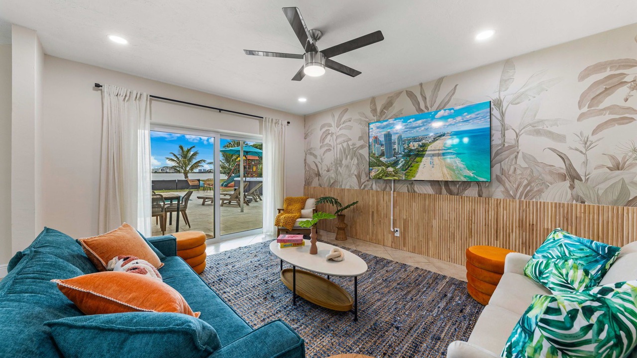 Photo of Livingroom in Palm Beach - West Palm Beach