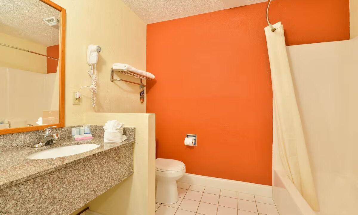 Photo of Bathroom in Bayou Oaks