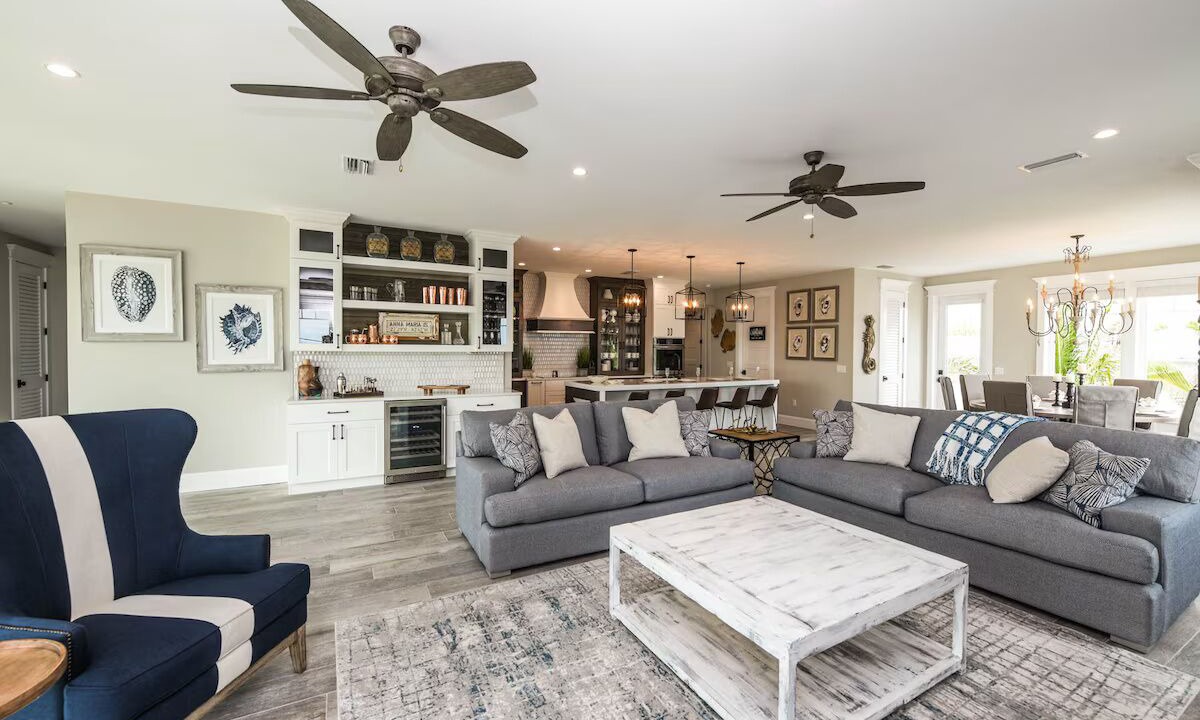 Photo of Livingroom in Holmes Beach