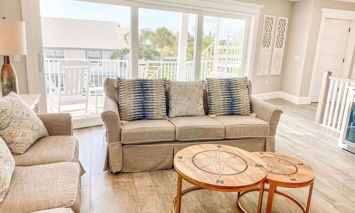 Photo of Livingroom in Holmes Beach