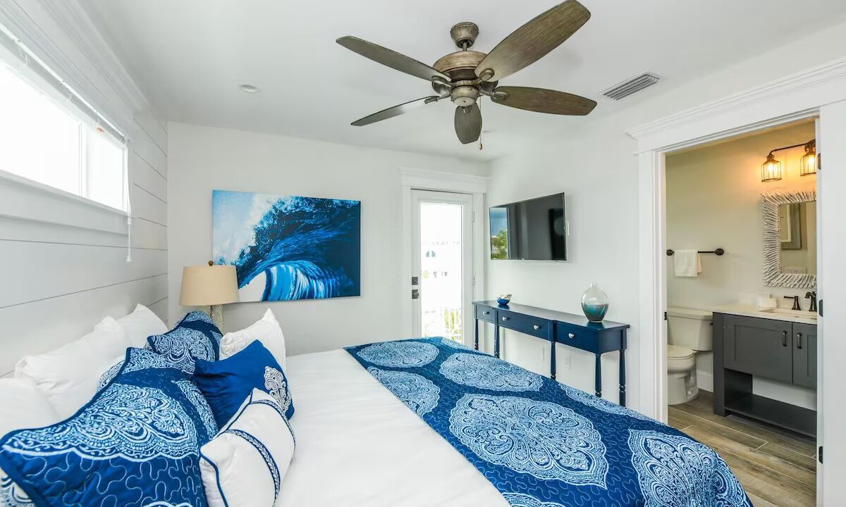 Photo of Bedroom in Holmes Beach