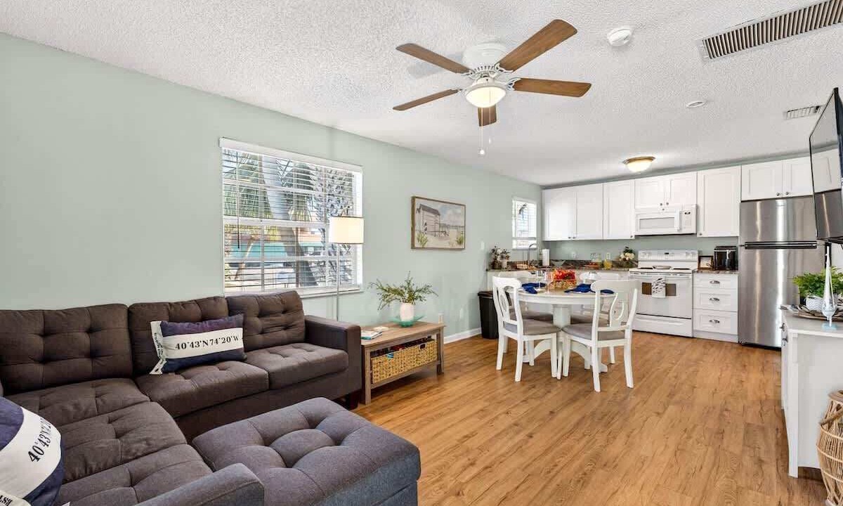Photo of Livingroom in Indian Shores