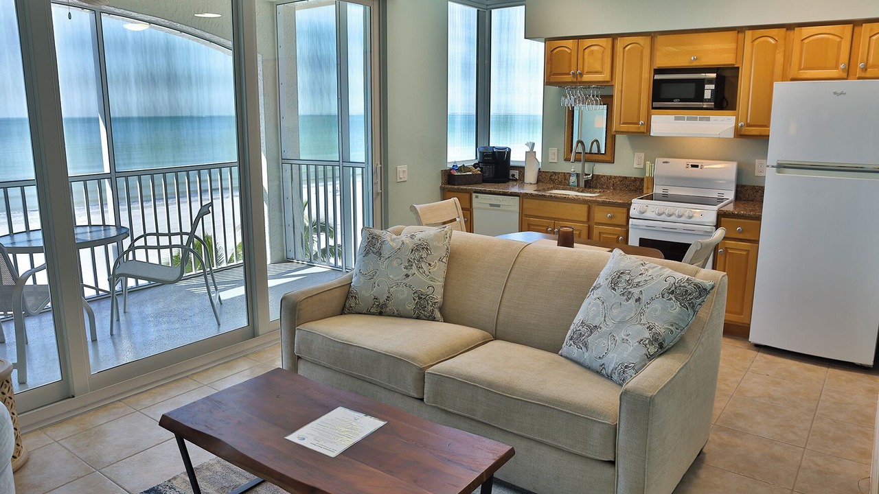 Photo of Livingroom in Mid Island