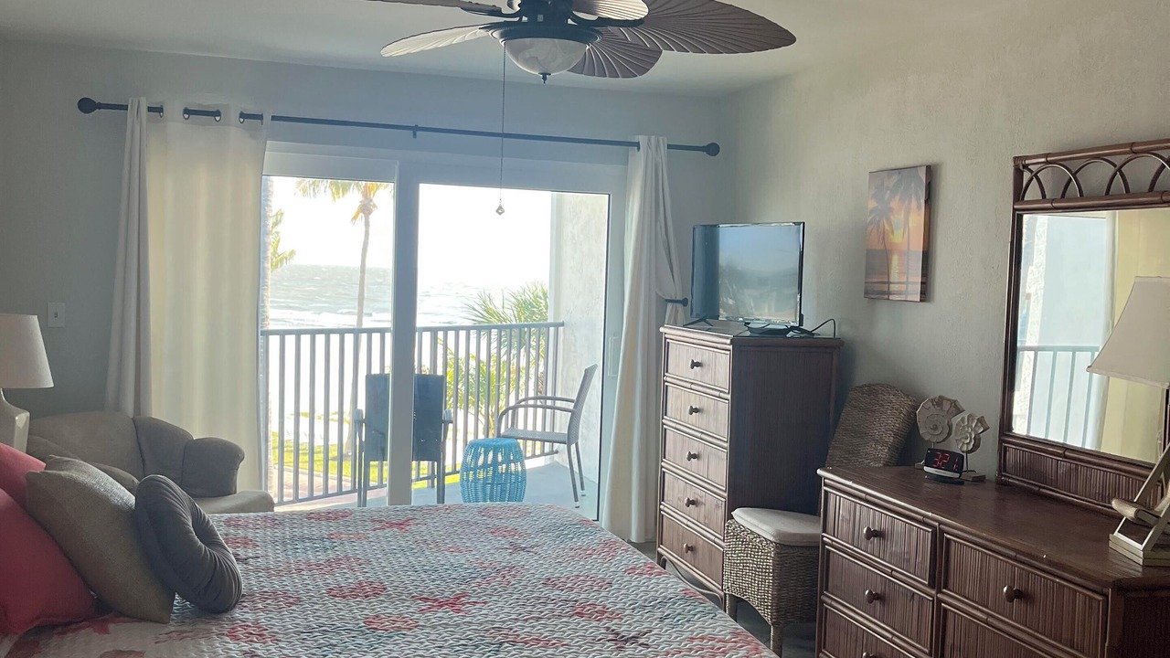 Photo of Bedroom in Mid Island