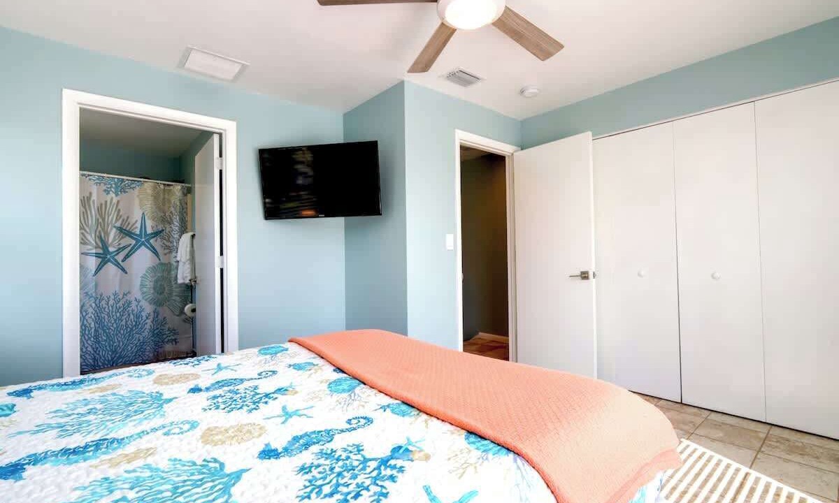 Photo of Bathroom in Floridana Beach