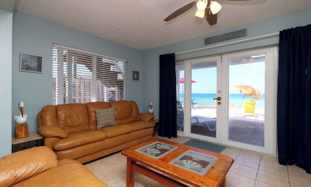 Photo of Bedroom in Floridana Beach
