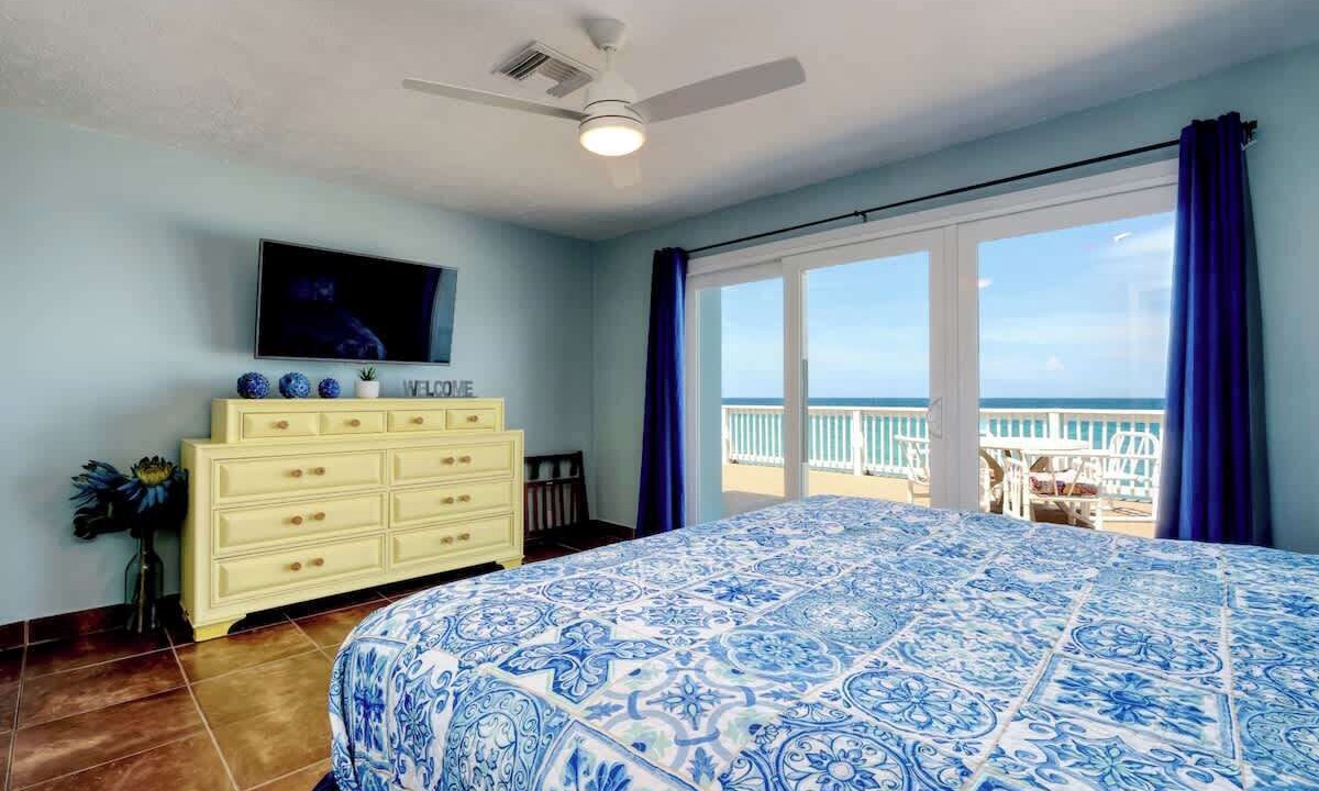 Photo of Bathroom in Floridana Beach