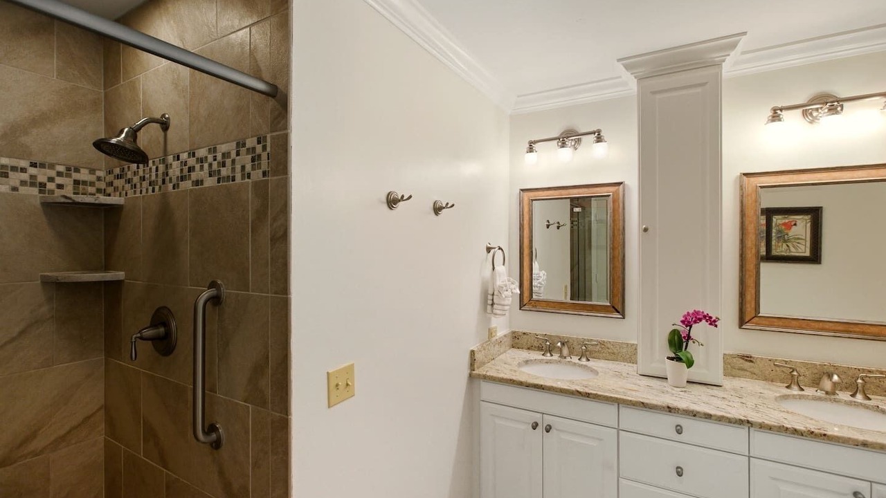 Photo of Bathroom in Naples