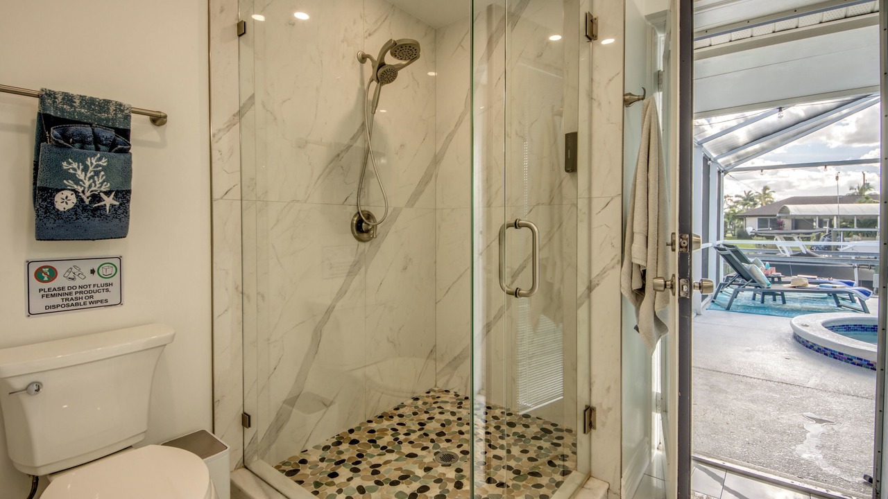 Photo of Bathroom in Caloosahatchee