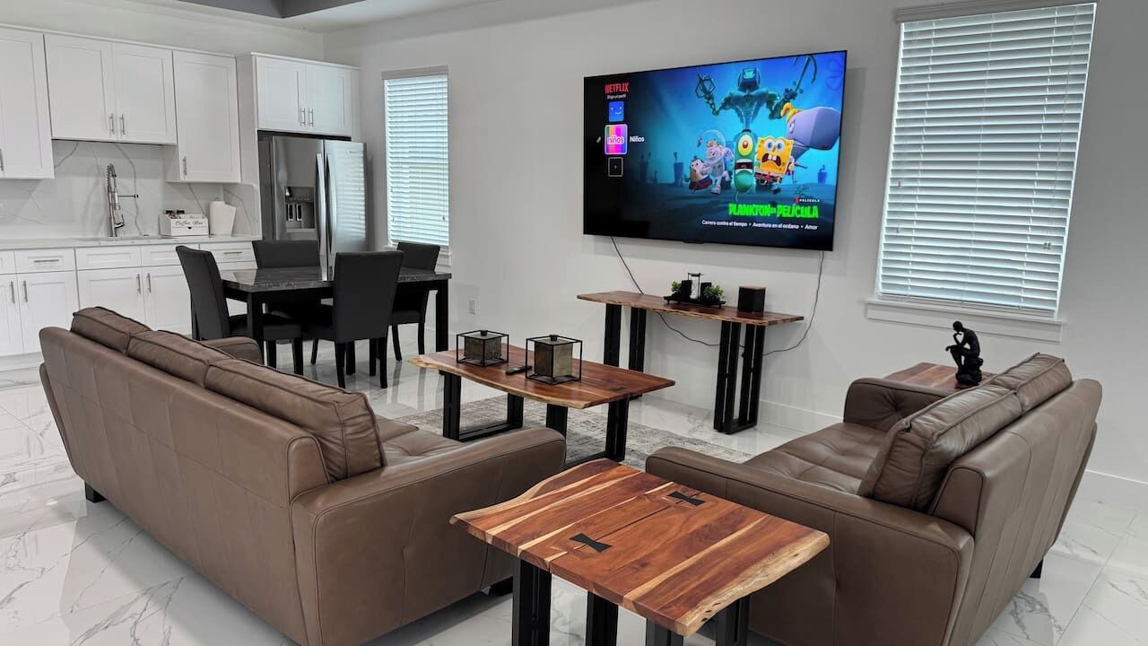 Photo of Livingroom in Pinecrest West Park