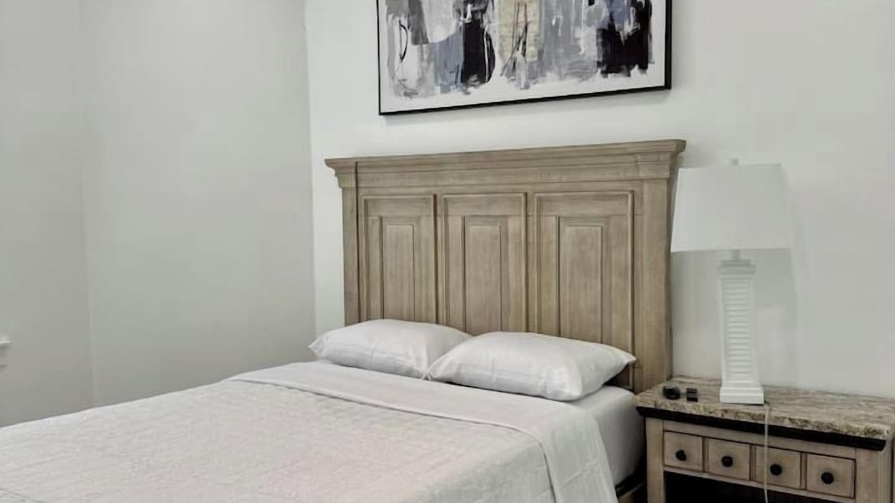 Photo of Bedroom in Pinecrest West Park