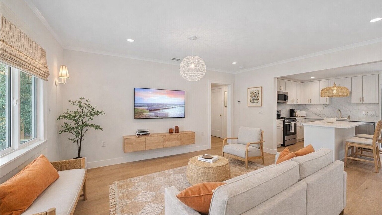Photo of Livingroom in Arlington Park