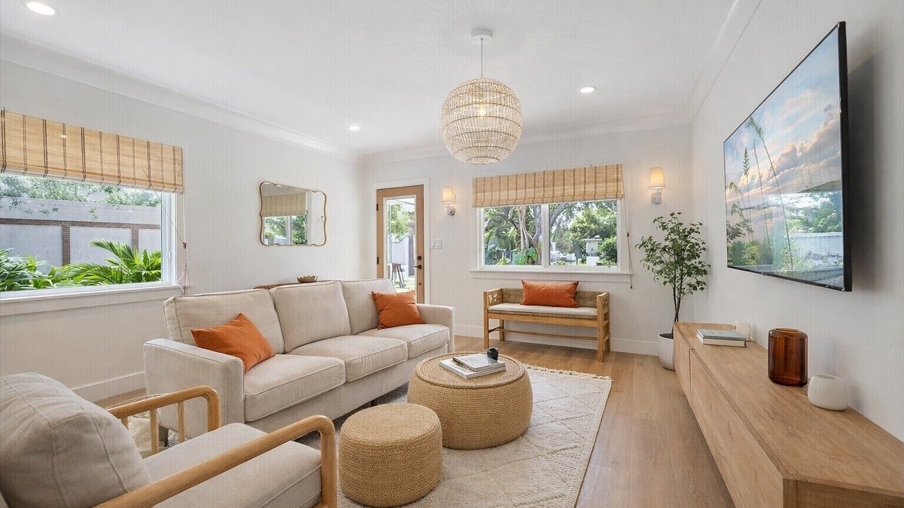 Photo of Livingroom in Arlington Park