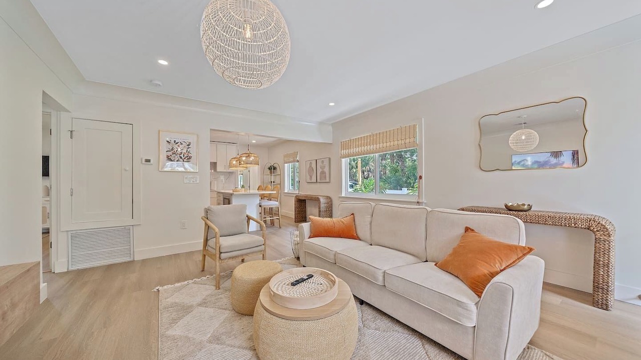 Photo of Livingroom in Arlington Park