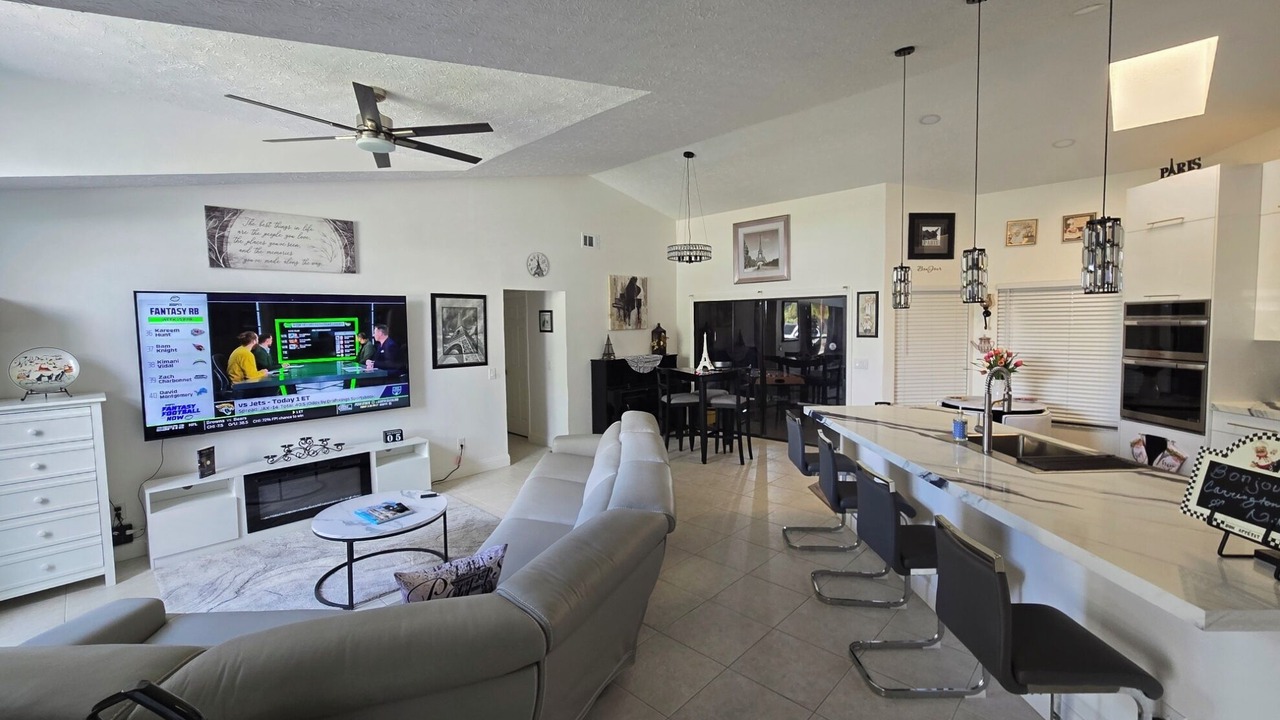 Photo of Livingroom in Port Saint Lucie