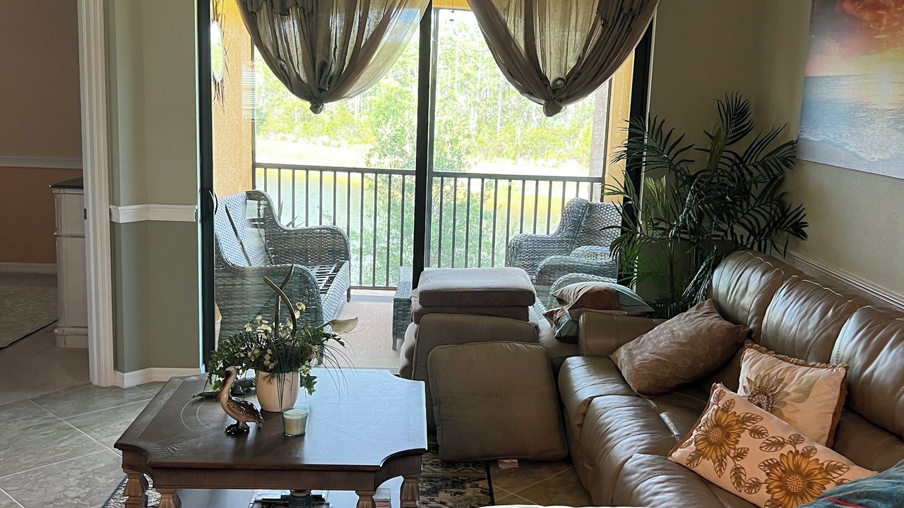 Photo of Livingroom in Naples