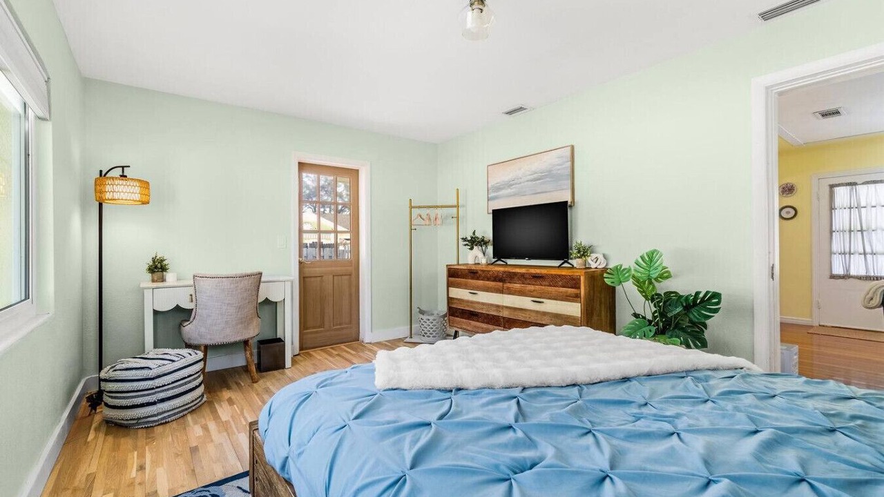 Photo of Bedroom in Redington Beach