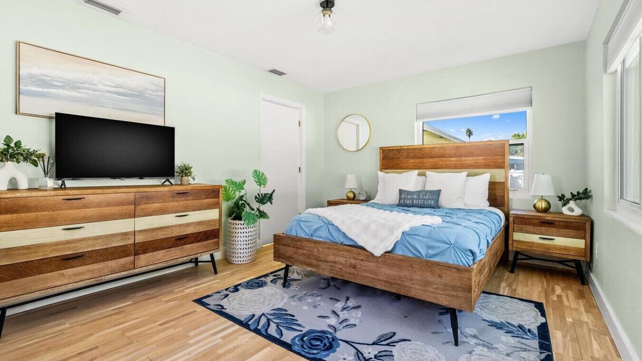 Photo of Bedroom in Redington Beach