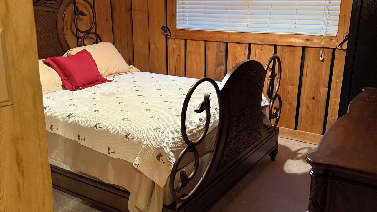 Photo of Bedroom in Fedhaven