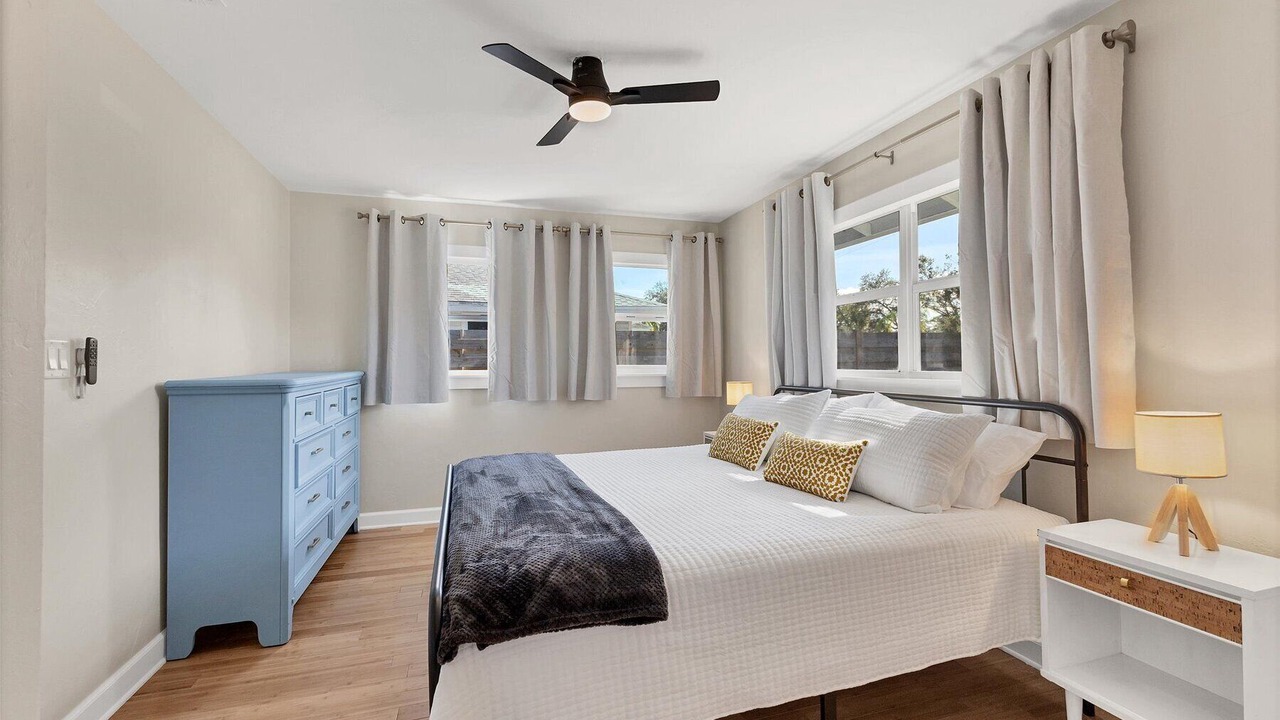 Photo of Bedroom in Paver Park
