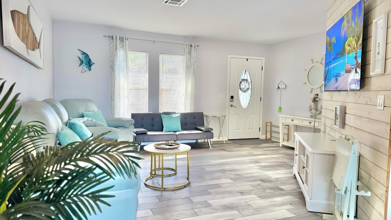Photo of Livingroom in Venice Gardens
