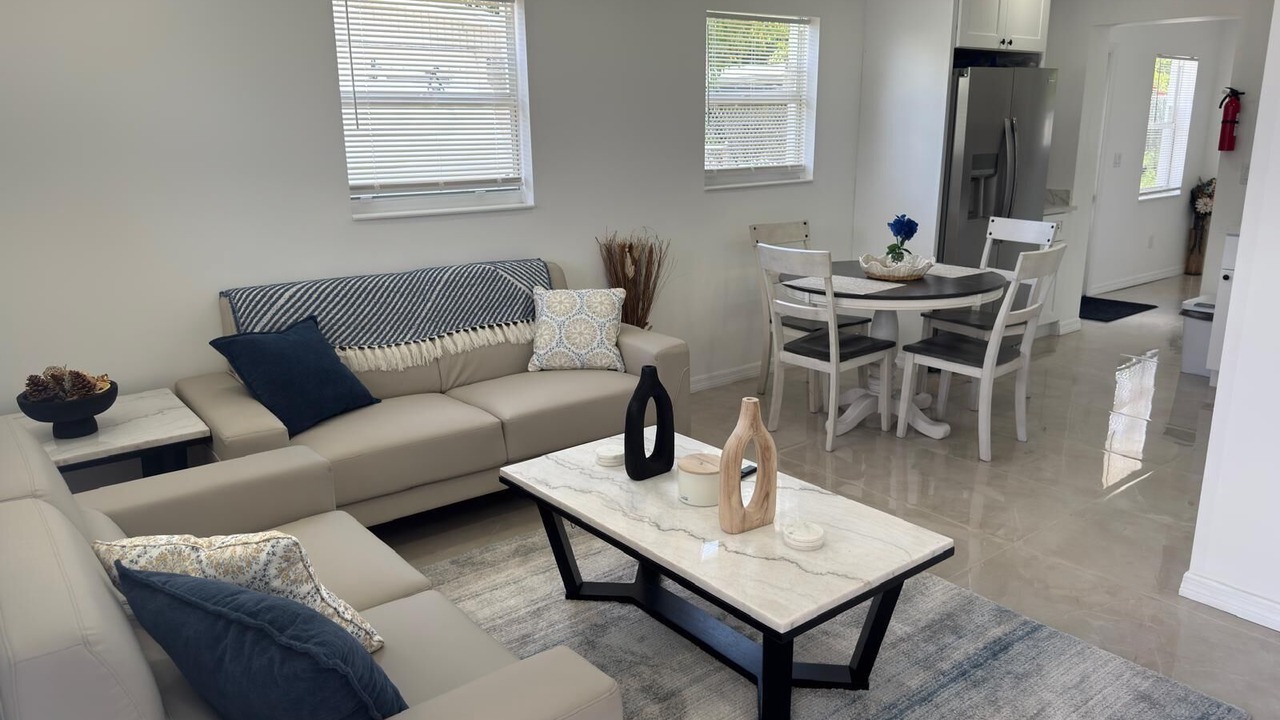 Photo of Livingroom in Palm Beach - West Palm Beach