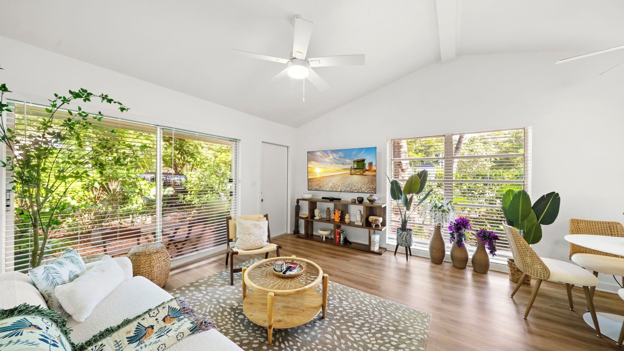 Photo of Livingroom in Coconut Grove