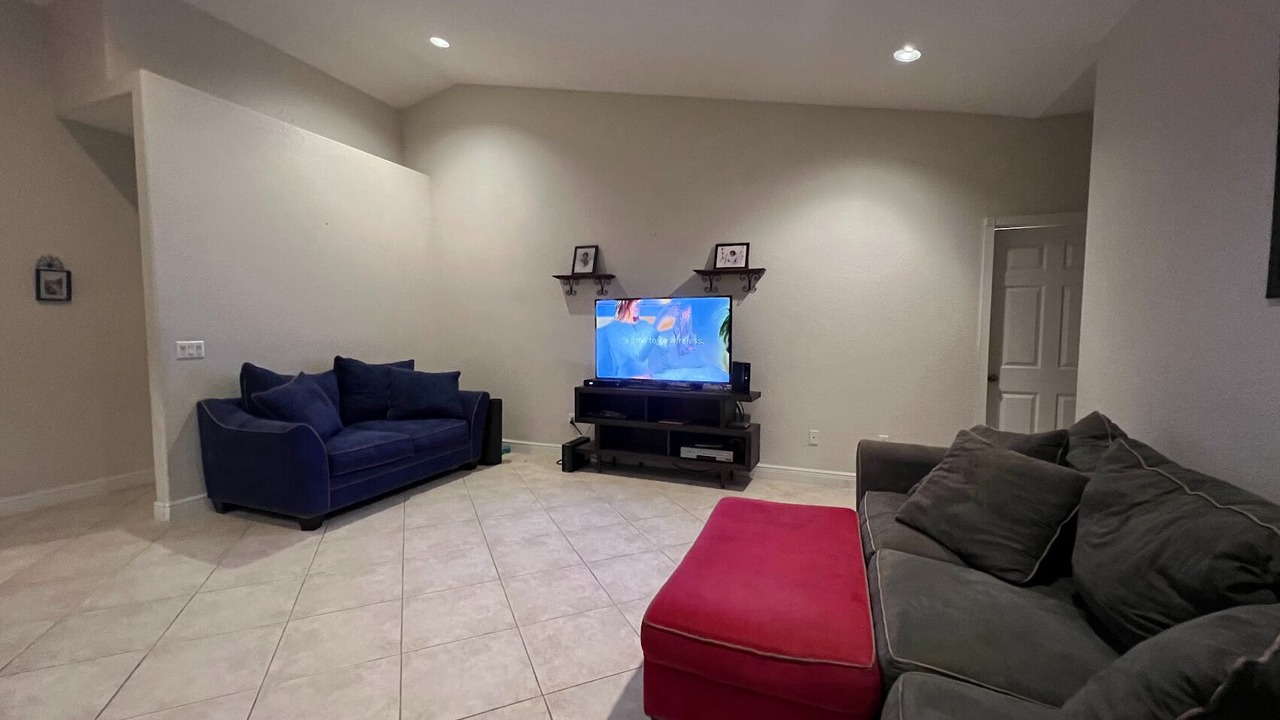 Photo of Livingroom in Jog Road