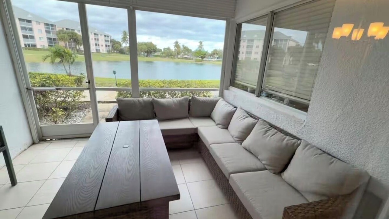 Photo of Livingroom in Jupiter Bay