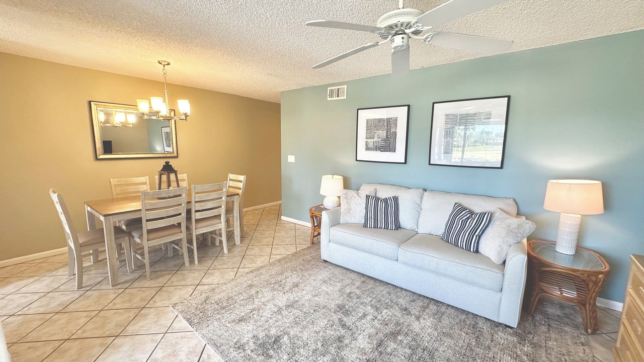 Photo of Livingroom in Jupiter Bay