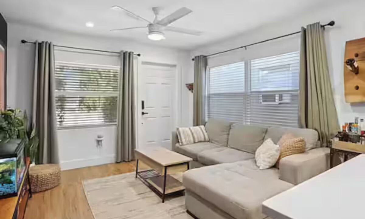 Photo of Livingroom in Lake Worth
