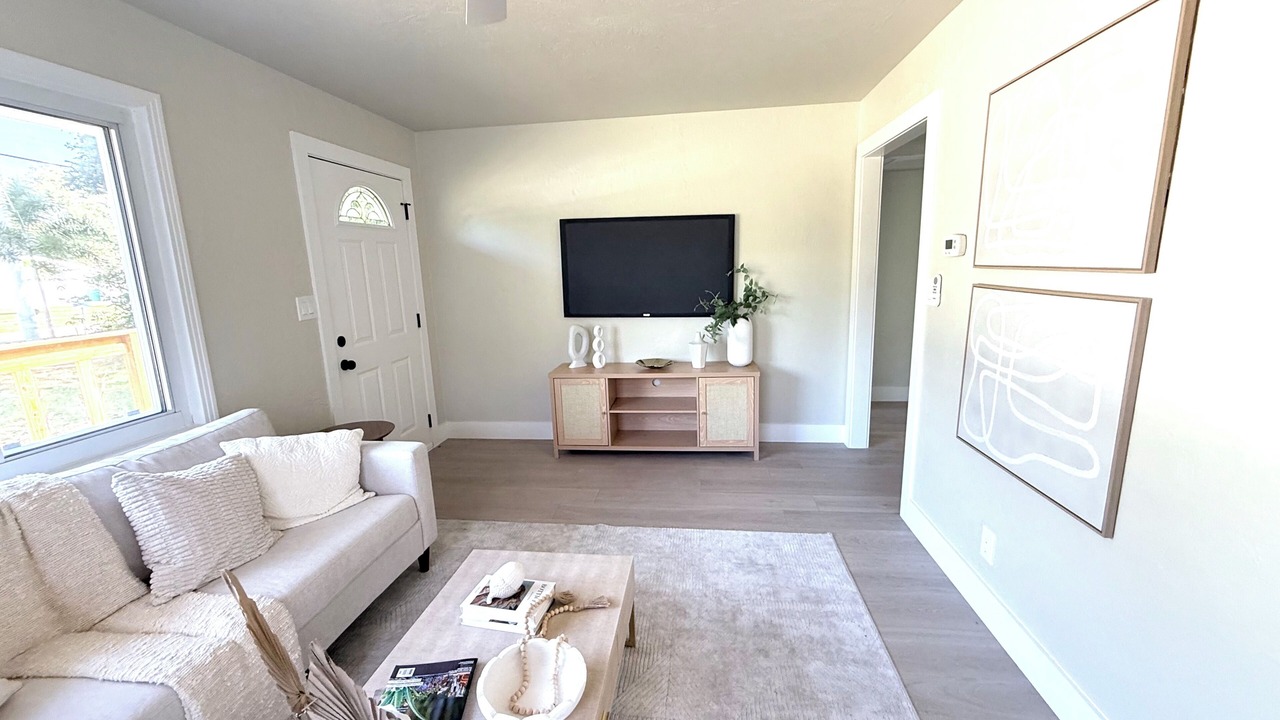 Photo of Livingroom in South Pinellas Community Council