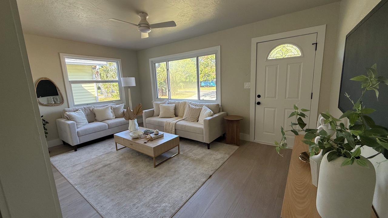 Photo of Livingroom in South Pinellas Community Council