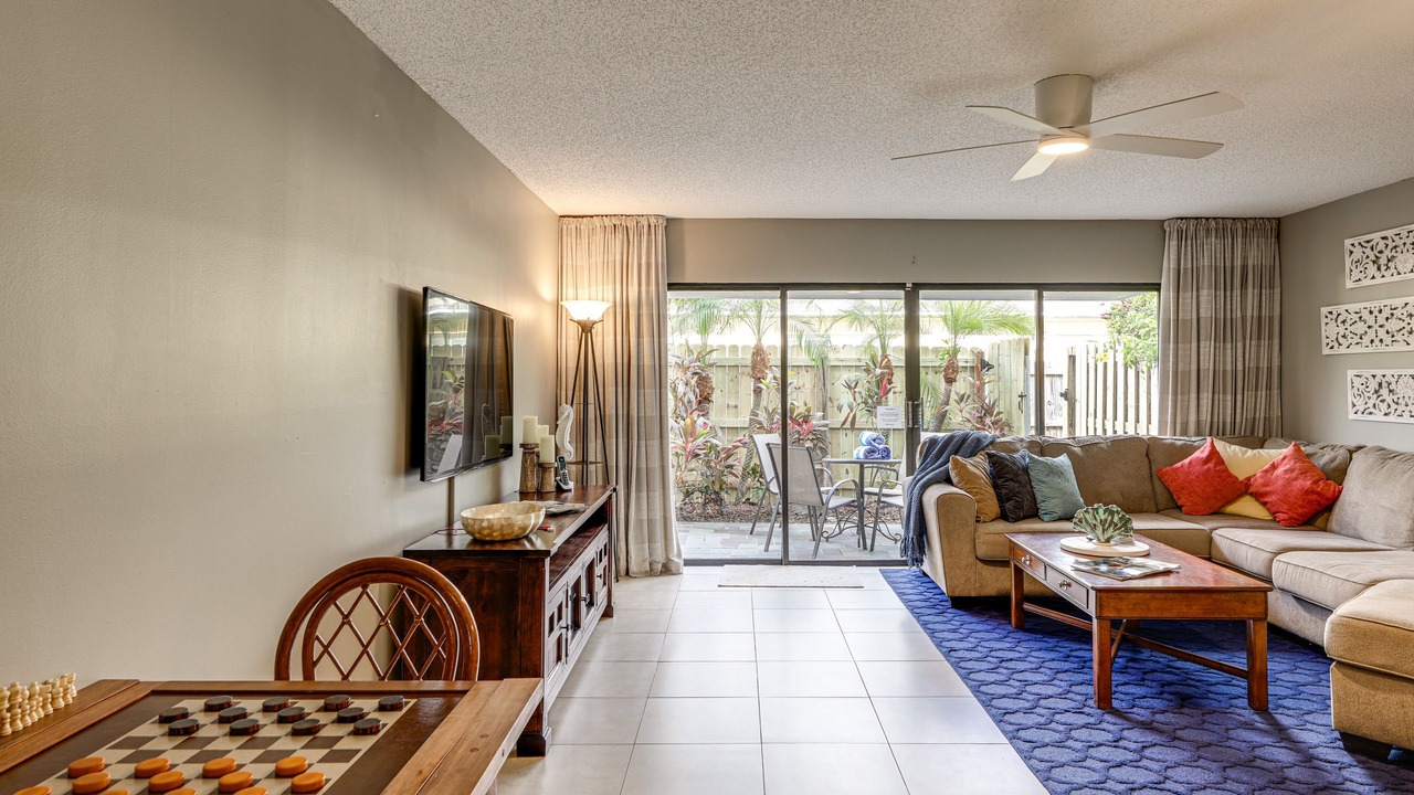 Photo of Livingroom in Palm Beach Shores