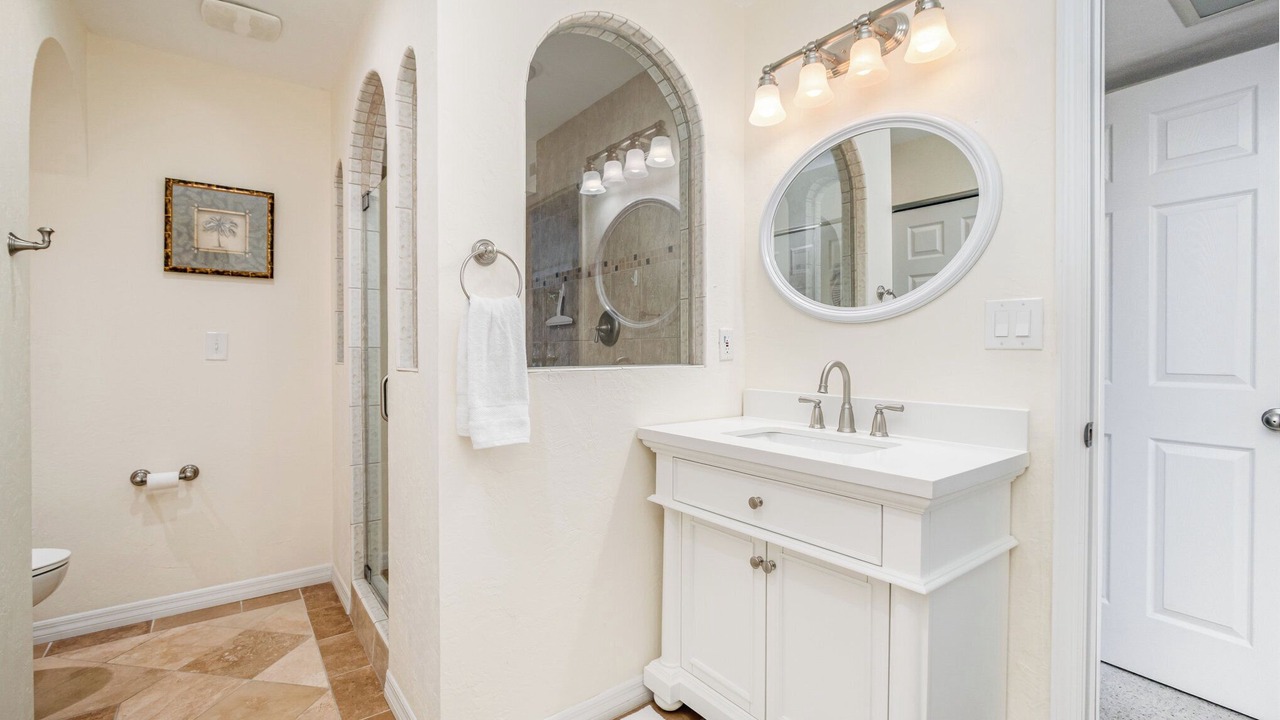 Photo of Bathroom in Imperial Golf Estates