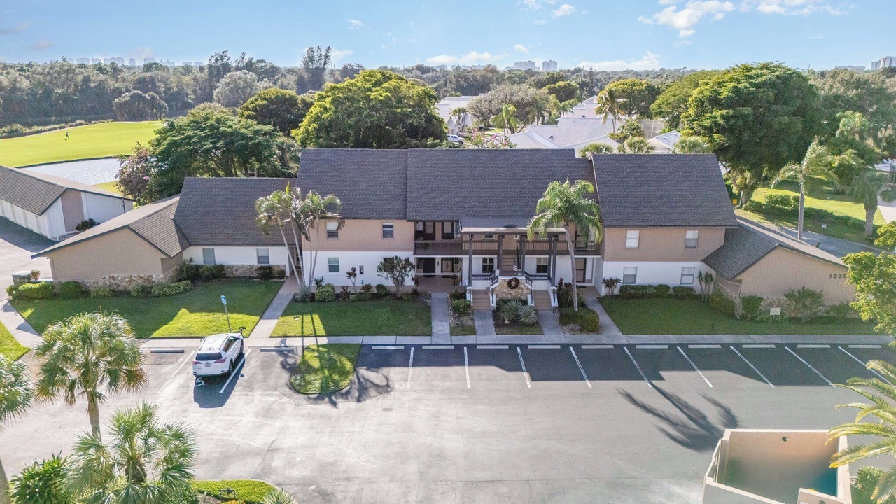 Photo of Outdoor in Imperial Golf Estates