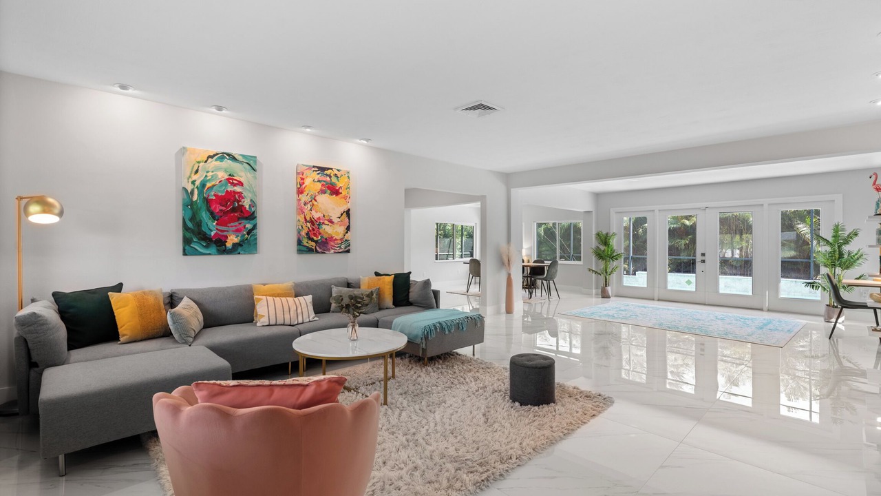 Photo of Livingroom in Country Club