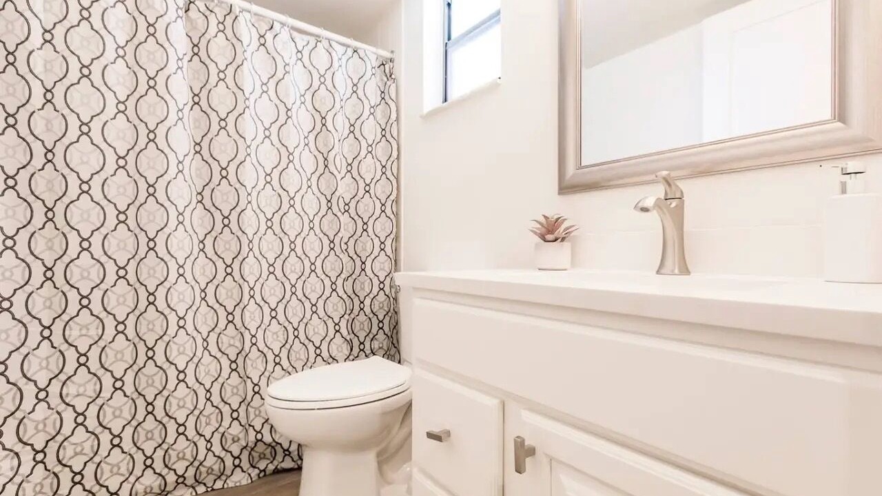 Photo of Bathroom in Park Shore