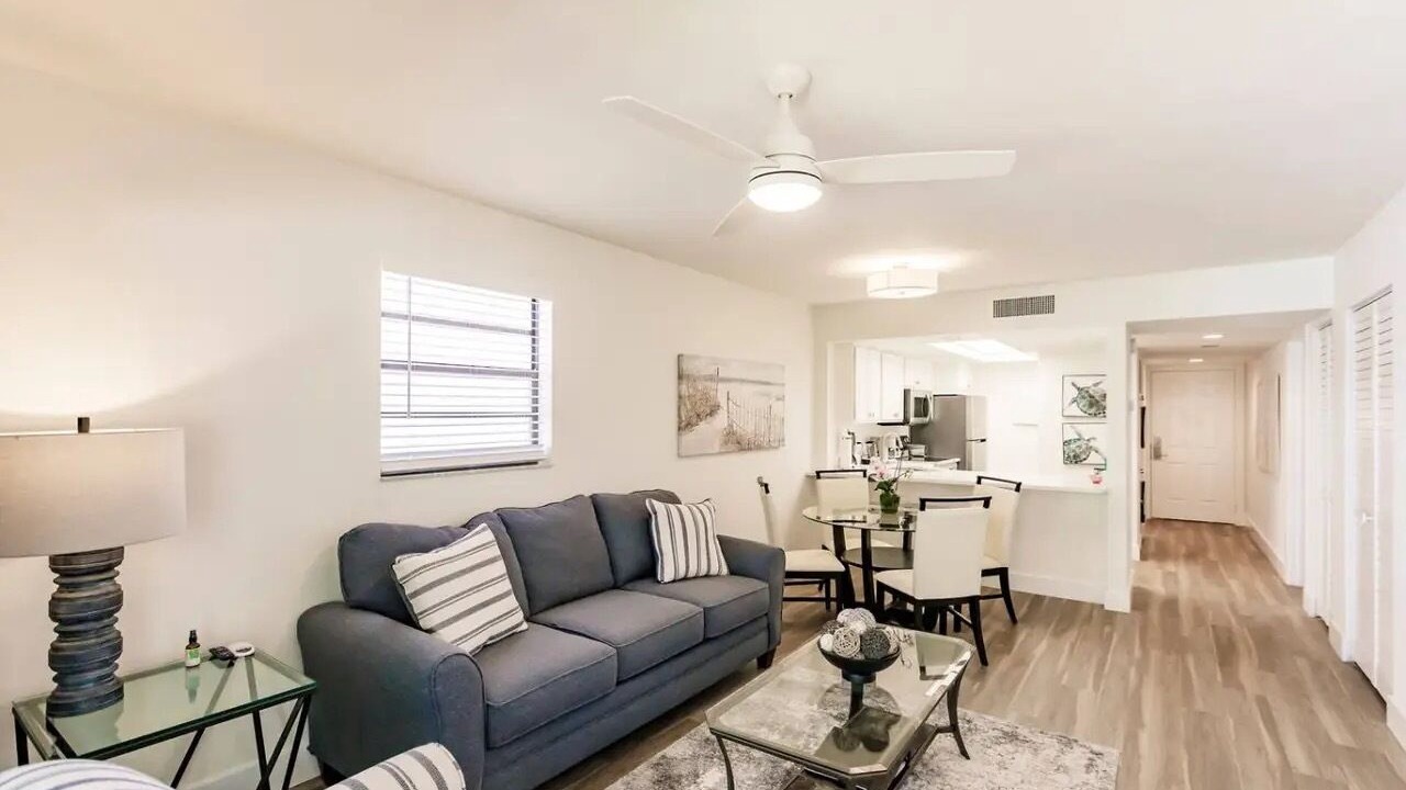 Photo of Livingroom in Park Shore