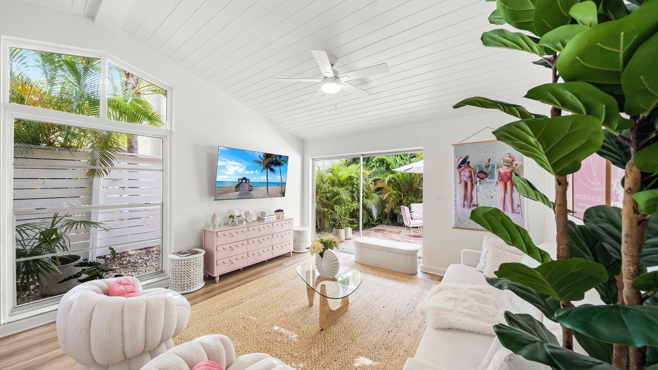 Photo of Livingroom in Coconut Grove