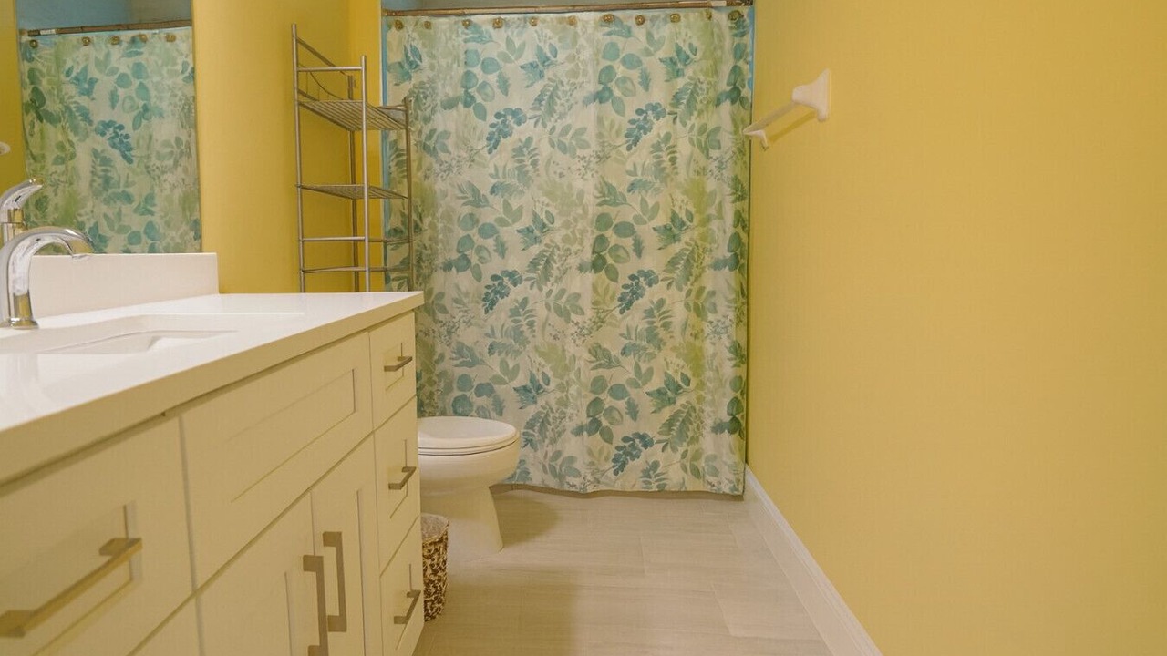Photo of Bathroom in Lehigh Acres