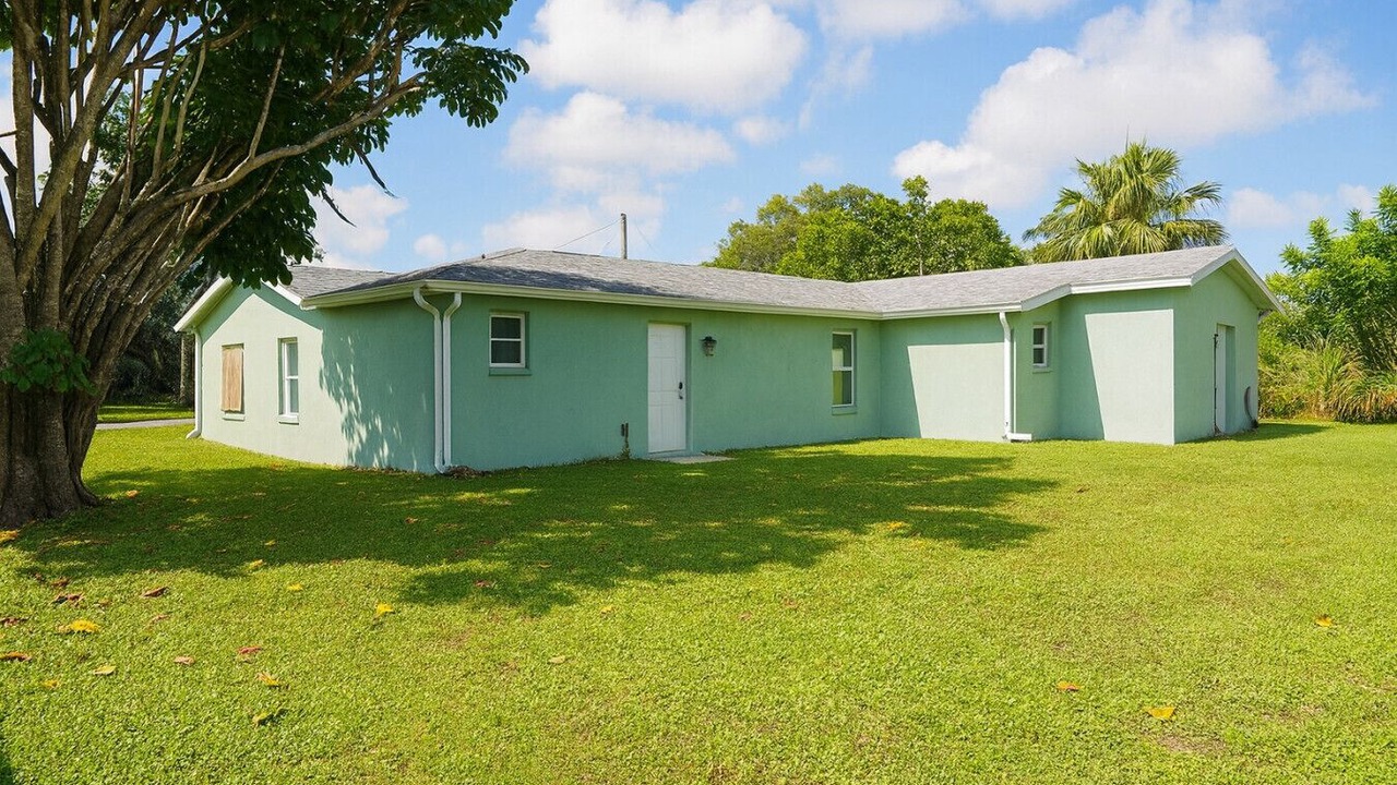 Photo of Outdoor in Lehigh Acres