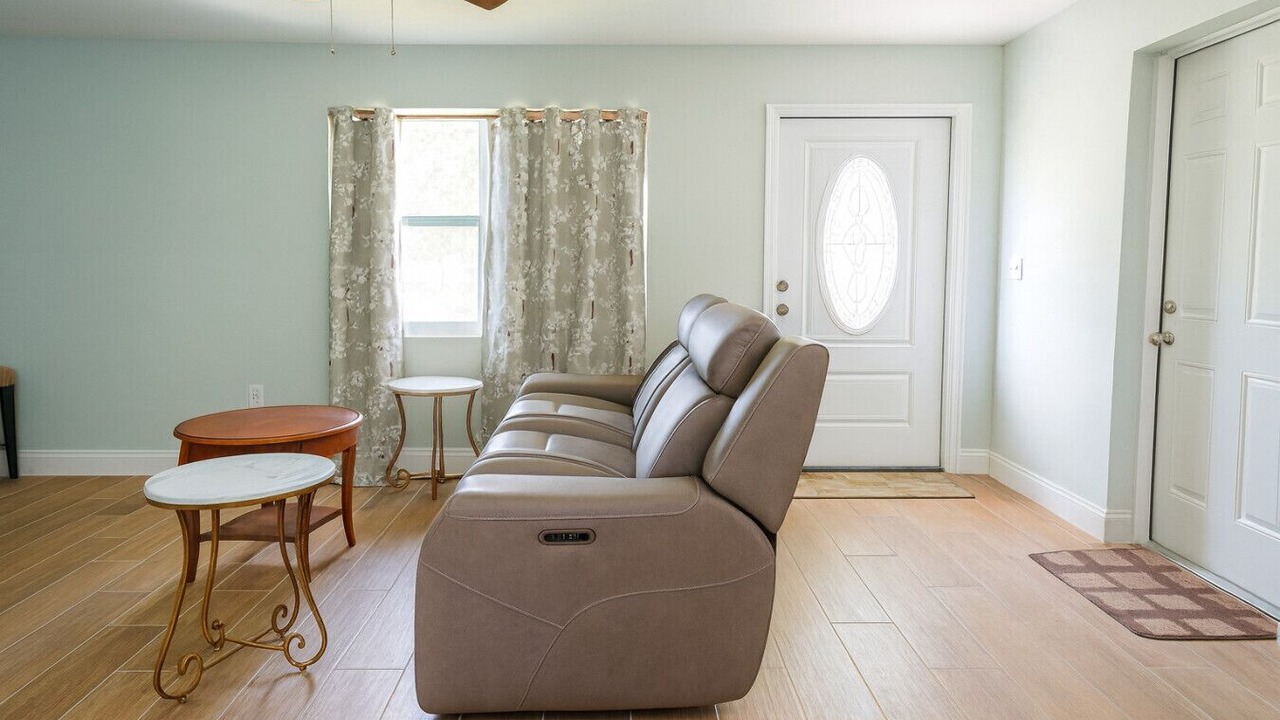 Photo of Livingroom in Lehigh Acres