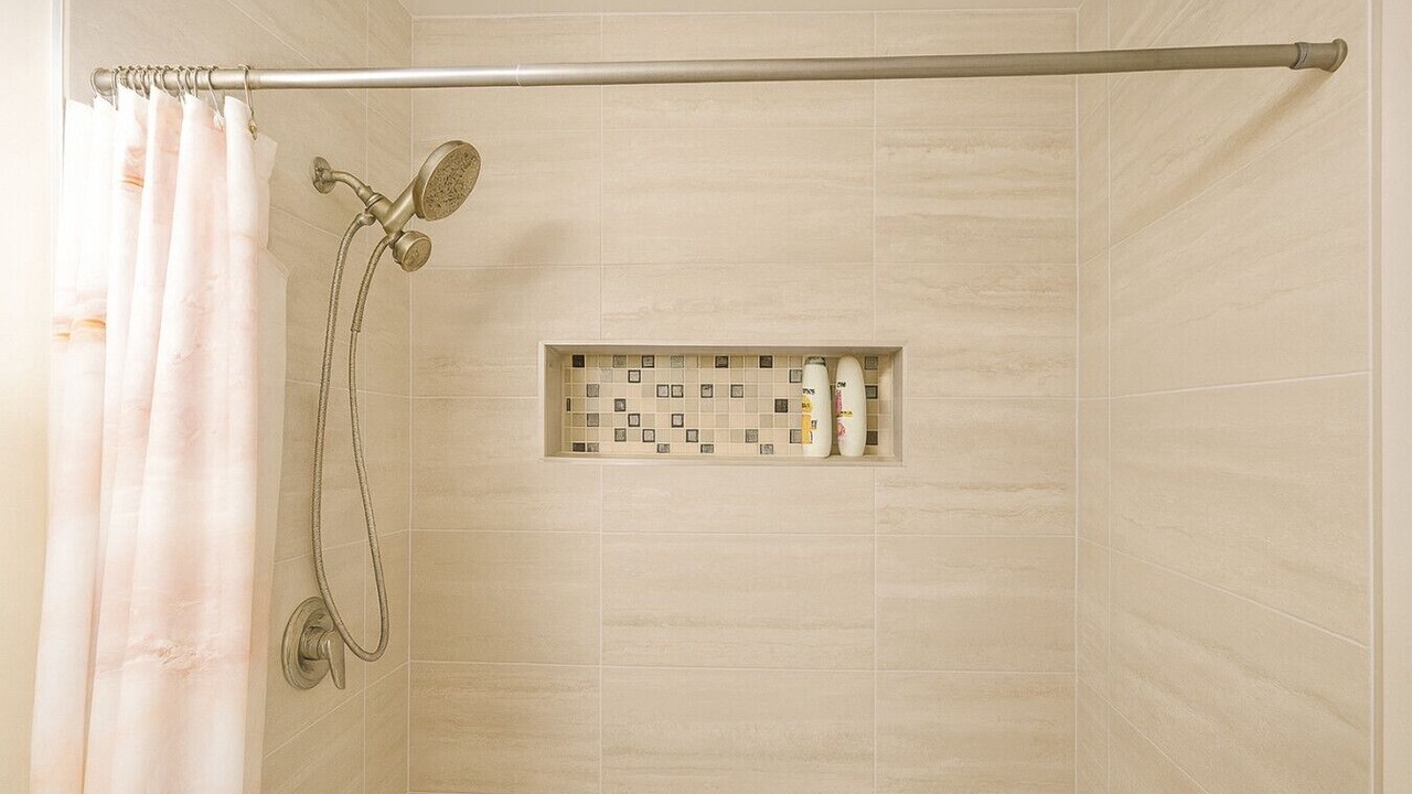 Photo of Bathroom in Lehigh Acres