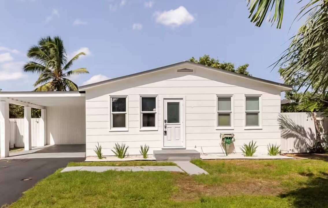 Photo of Outdoor in Royal Poinciana