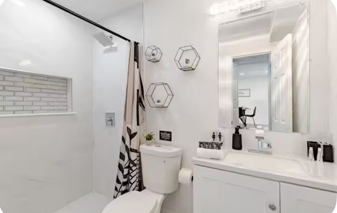Photo of Bathroom in Royal Poinciana