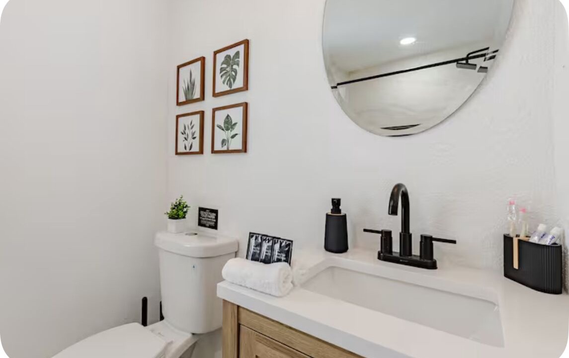 Photo of Bathroom in Royal Poinciana