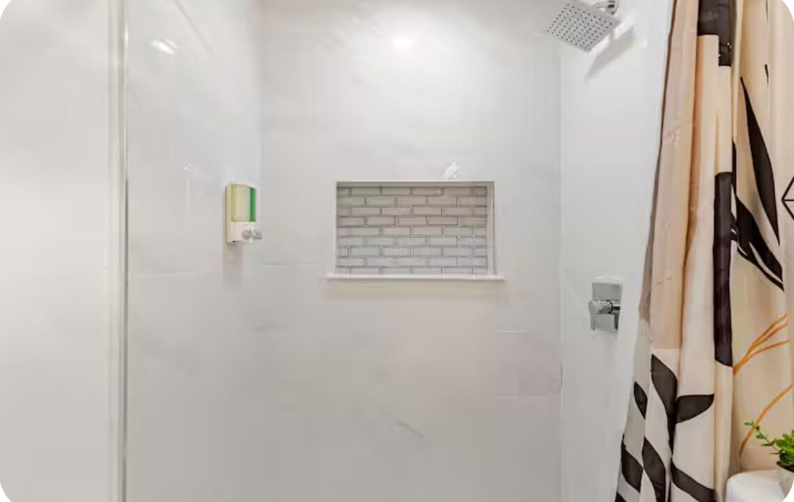 Photo of Bathroom in Royal Poinciana