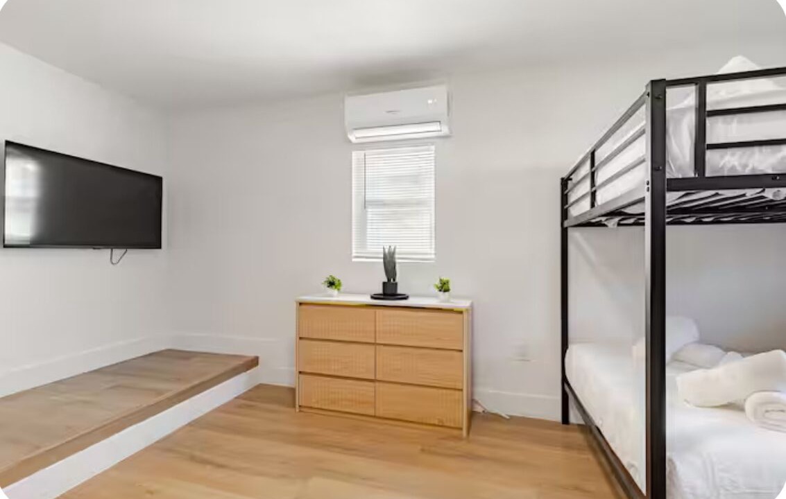Photo of Bedroom in Royal Poinciana