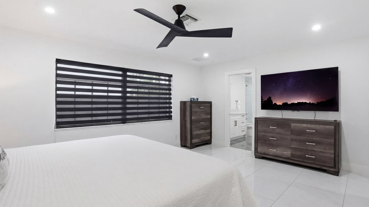 Photo of Bedroom in Willoughby Acres